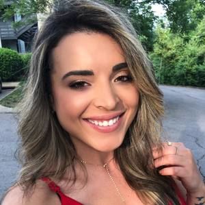 Meet your Posher, Gabriela